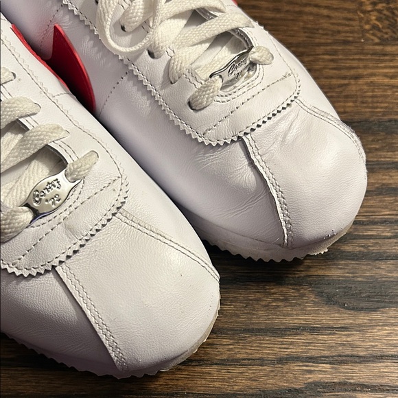 Nike Cortez - Picture 2 of 13